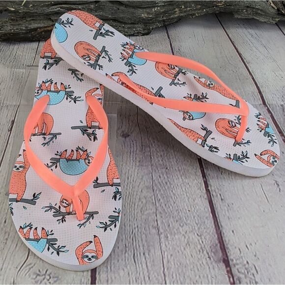 Cute Sloth Pattern Flip Flops - Size 9/10 - Picture 1 of 9